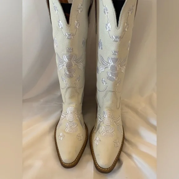 Dingo White Embroidered Western Heeled Boots - Picture 7 of 14